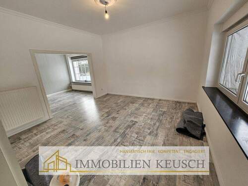 Wohnzimmer - Doppelhaushälfte mit 170,30 m&sup2; in Kirchlinteln zum Kaufen