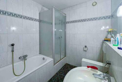 Badezimmer - Etagenwohnung mit 77,40 m&sup2; in Lübeck zum Kaufen