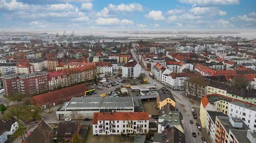 Luftansicht - Mehrfamilienhaus, Wohnhaus in Bremerhaven zum Kaufen