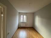 Zimmer 3
- Etagenwohnung mit 56,00 m&sup2; in Nürnberg zur Miete