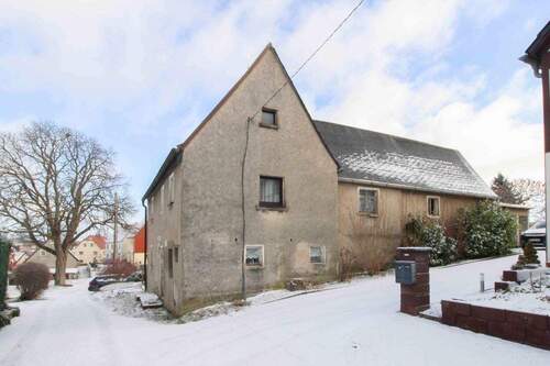 Straßenansicht - Grundstück mit Altbestand in ruhiger Lage von Dorfhain - Potenzial für Neubebauung oder Erweiterung