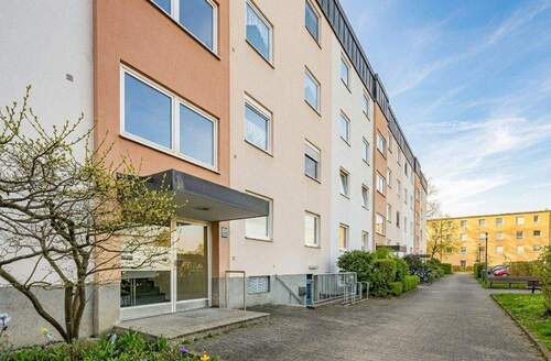 Hausansicht - 3 Zimmer Etagenwohnung zum Kaufen in München