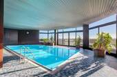 Swimming-Pool im 14. Obergeschoss. - 