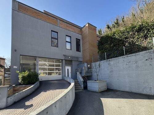 Objektansicht / Einfahrt - 