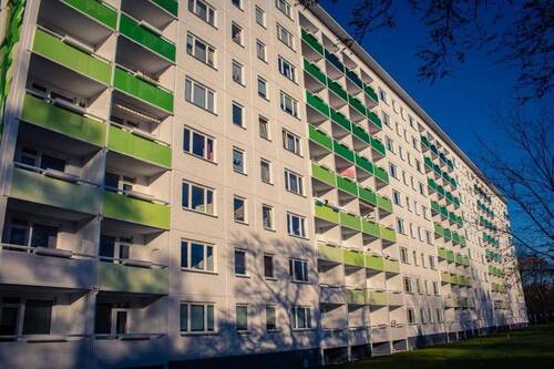 Hausansicht - 2-Raum-Wohnung mit Balkon nahe Gablenz Center