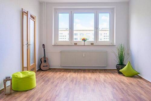 Wohnzimmer Vergleichswohnung - 2 Zimmer Etagenwohnung zur Miete in Chemnitz