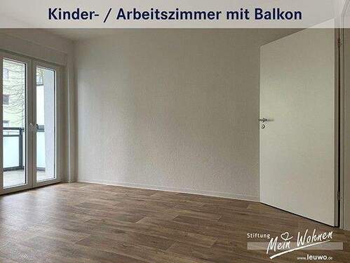 Kinder- / Arbeitszimmer mit Balkon - 
