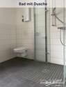 Bad mit ebenerdiger Dusche - 3 Zimmer Etagenwohnung in Bad Dürrenberg