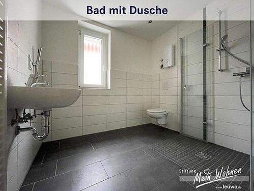 Bad mit ebenerdiger Dusche - 