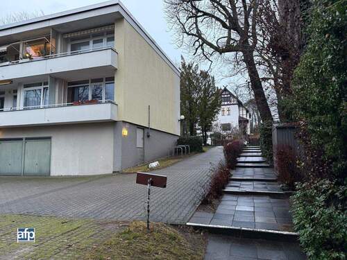 Blick vom Innenhof auf das MFH - 2 Zimmer Etagenwohnung in Berlin
