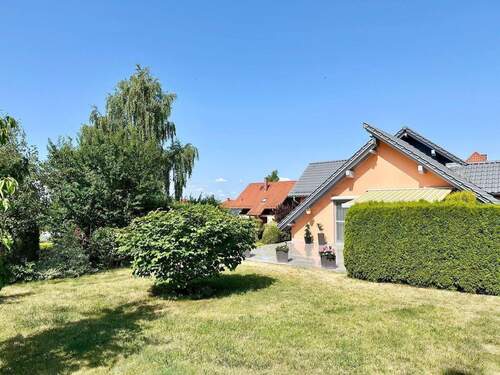 sehr schöner Garten - 7 Zimmer Einfamilienhaus zum Kaufen in Dresden