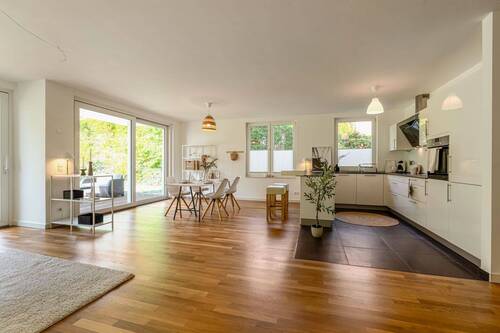 Wohnen mit Essplatz und Küche.jpg - Terrassenwohnung mit 120,00 m² in Kiel zum Kaufen