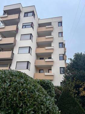 Bild 1 - Große vermietete Eigentumswohnung mit 2 Balkonen in Dillingen zu verkaufen