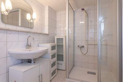 Einliegerwohnung/Bad - 