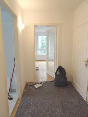 Heller Eingangsbereich mit durchdachtem Schnitt - 3 Zimmer Etagenwohnung in Berlin