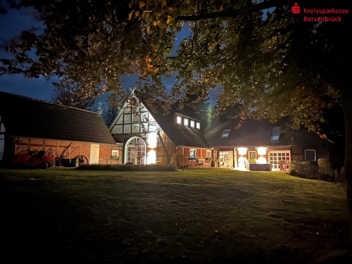 Haus bei Nacht - 6 Zimmer Einfamilienhaus zum Kaufen in Eggermühlen