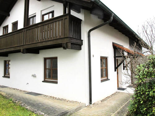 Haustüre - 4 Zimmer Doppelhaushälfte in Reischach