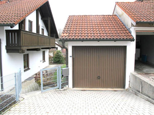 Zufahrt und Garage - Doppelhaushälfte mit 118,00 m² in Reischach zum Kaufen