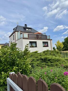 Gebäudeansicht von Zufahrt - 5 Zimmer Einfamilienhaus zum Kaufen in Limbach