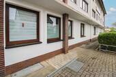 Mitte des Gebäudes - 8 Zimmer Etagenwohnung in Minden