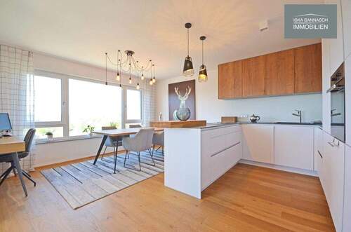 Kochen/Essen/Arbeiten - Möbliert - Modern - Hochwertig! 2,5 Zimmer Wohnung mit Balkon und Weitblick in Leonberg