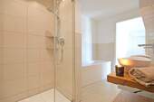 exklusives Bad, Blick 2 - 