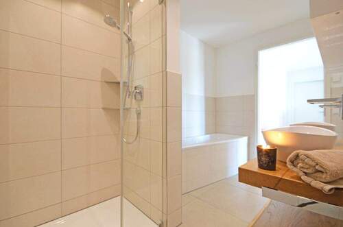 exklusives Bad, Blick 2 - 
