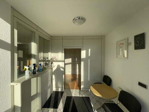 Eingang Geschäft mit Empfang - 