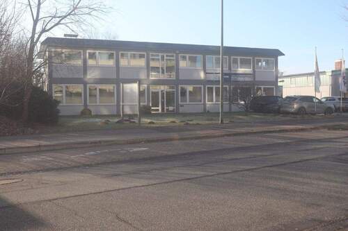 IMG_6872 - Zentrale Hallen- und Büroflächen fürs produzierende Gewerbe oder für Lagerzwecke! OTTO STÖBEN!