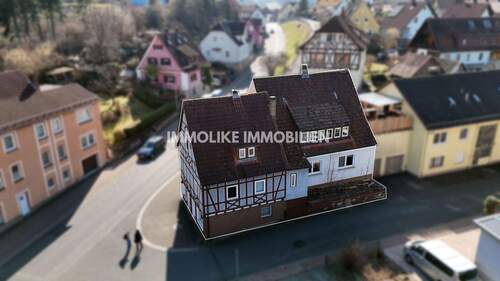Straßenseite - 8 Zimmer Mehrfamilienhaus, Wohnhaus zum Kaufen in Bad Brückenau
