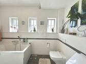 Duschbad mit Badewanne EG Beedenbostel - 