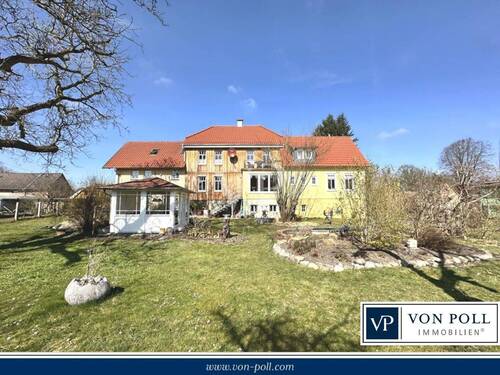 10 Titelbild Balken NEU_page-0001 - Großes Traumhaus mit Garten und Mieteinnahmen