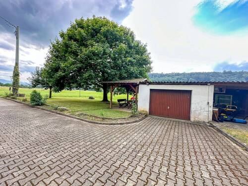 Überdachter Freisitz und Garage - Grundstück in Sexau