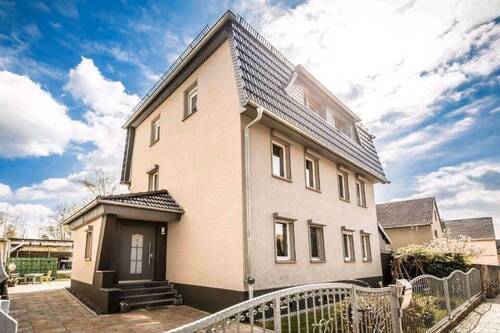 Ansicht Haus - Presissenkung! Großzügiges EFH + kleinem Nebengebäude, Pool und überdachtem Freisitz...