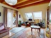 Wohnzimmer mit Balkon - 