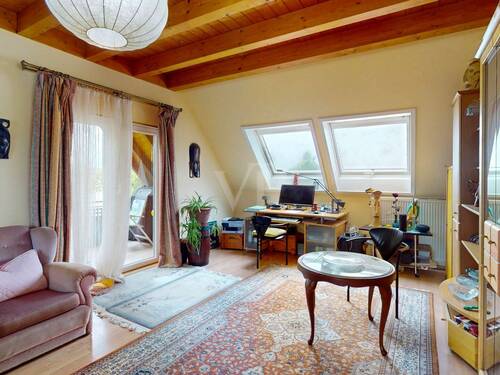 Wohnzimmer mit Balkon - 