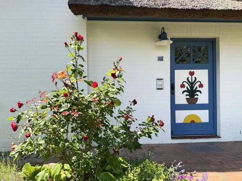 Hausansicht - Etagenwohnung mit 47,30 m² in Zingst zum Kaufen