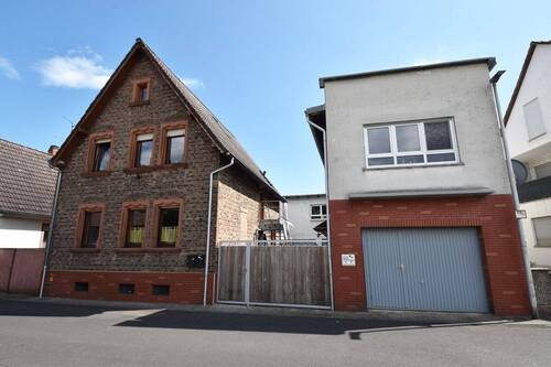 2-Familienhaus + Nebengebäude 1 Wohnung - 1 Zimmer Mehrfamilienhaus, Wohnhaus in Schaafheim