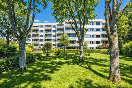 Südansicht - Ankommen und aufatmen: Helle 2-Zimmer-Wohnung mit sonnigem Süd-Balkon.