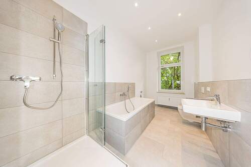 Modernes Tageslichtbad - 