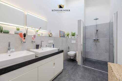 Helles Tageslichtbad 1 - 