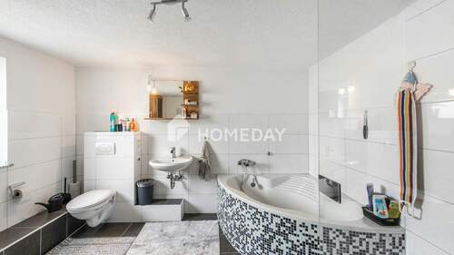 EG Badezimmer 1 - Reihenmittelhaus mit 175,00 m&sup2; in Düren zum Kaufen