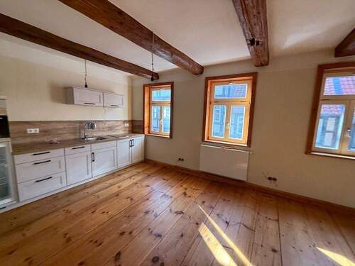 004020156800_302_360_11112025045622369 - 