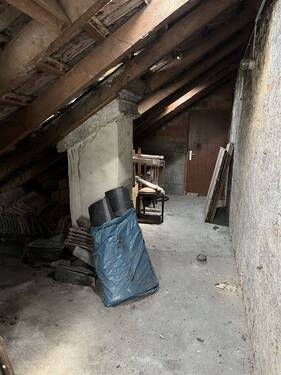 Haupthaus Dachboden (Scheune) - 