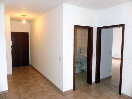 Badezimmer - Etagenwohnung mit 68,00 m&sup2; in Bergisch Gladbach zur Miete