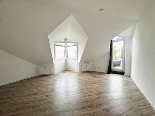 Übersicht Wohnzimmer - 2 Zimmer Etagenwohnung zum Kaufen in Bad Vilbel