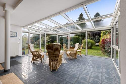 Wintergarten + Garten - Außergewöhnlich großzügiges REH, hübscher Garten (430 m²)