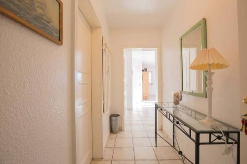 03 - ISA267 - Flur - 3 Zimmer Etagenwohnung in Born