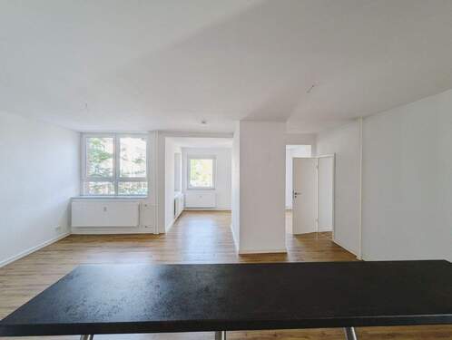 Blick von der Küche zum Wohnzimmer - 