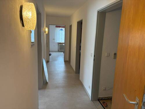 Diele - 3 Zimmer Etagenwohnung zur Miete in Weil im Schönbuch